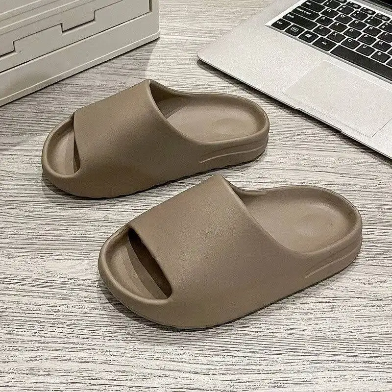 Pantofole estive solide per ragazzi e ragazze EVA scarpe da spiaggia Casual per bambini comode pantofole per bambini con fondo morbido all\'aperto