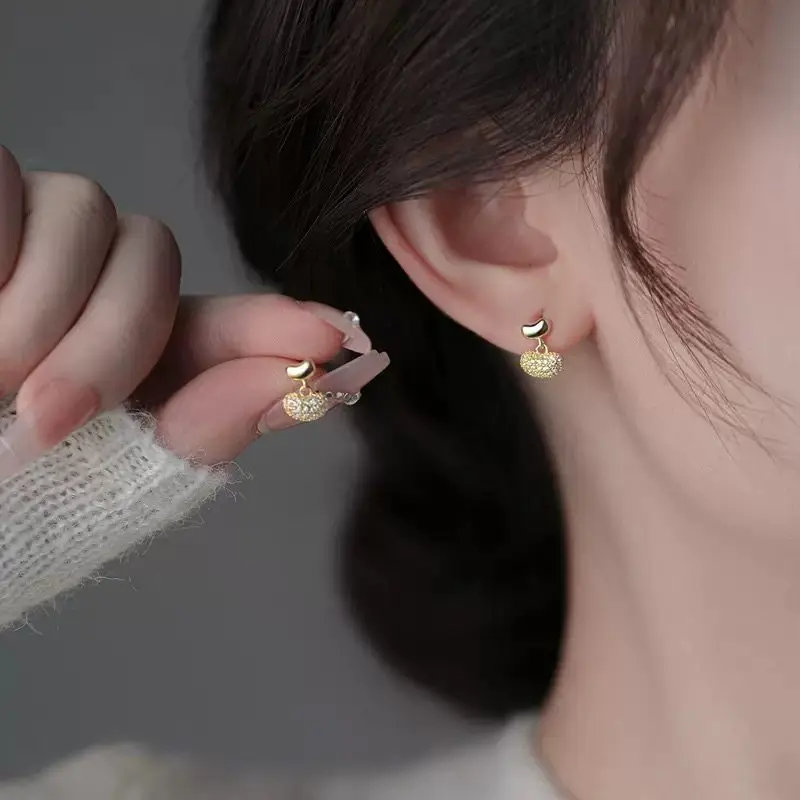Exquisite Small Gold Ingot Earrings for Women, Niche Sweet Heart Earrings Luxury High-end Feeling, Zircon Pea Earrings for Women