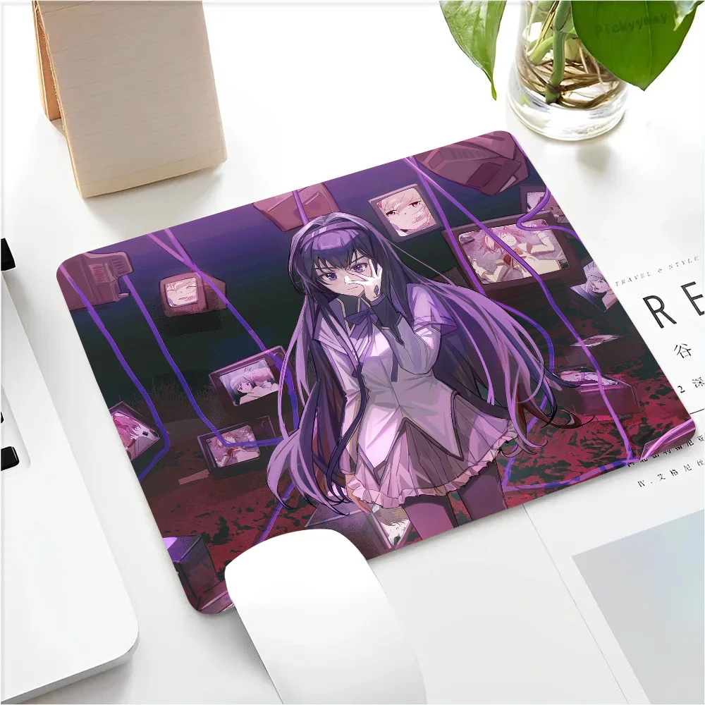 Homura Akemi Cute Puella Magi Madoka Magica Mousepad Small LockEdge Mouse Pad For Gamers Computer Desk Pad Anti-slip Rubber