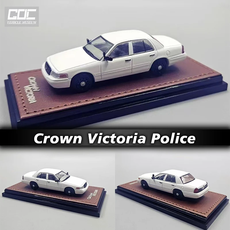 GOC In Stock 1:64 Crown Victoria Police White Diecast Diorama Car Model Toys