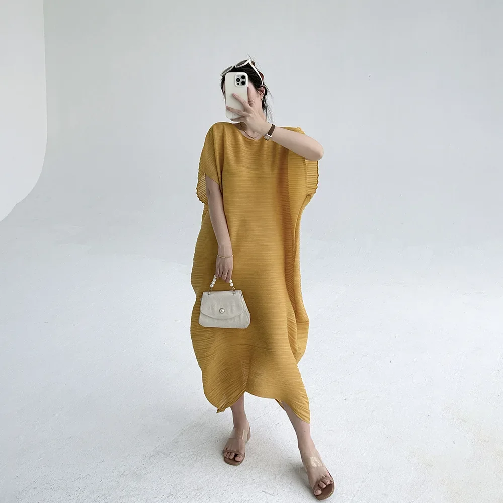

Miyake Style Pleated Dress for Women 2025 Summer New Solid Color Fashion Loose Round Neck Short Sleeve Irregular Pleated Skirt