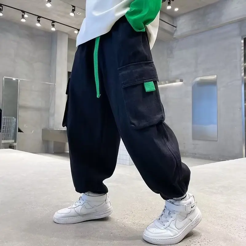 ربيع الخريف الاطفال ملابس المراهقين الفتيان السراويل الأطفال حجم كبير Sweatpants غير رسمية الفتيان الكورية جيوب الموضة السراويل الصلبة