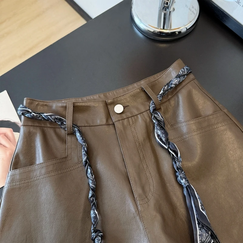 2025年秋冬新作 レディース スカーフタイ付き ハイウエスト ミドル丈パンツ カジュアル ワイドレッグ 五分丈パンツ PUレザーショートパンツ