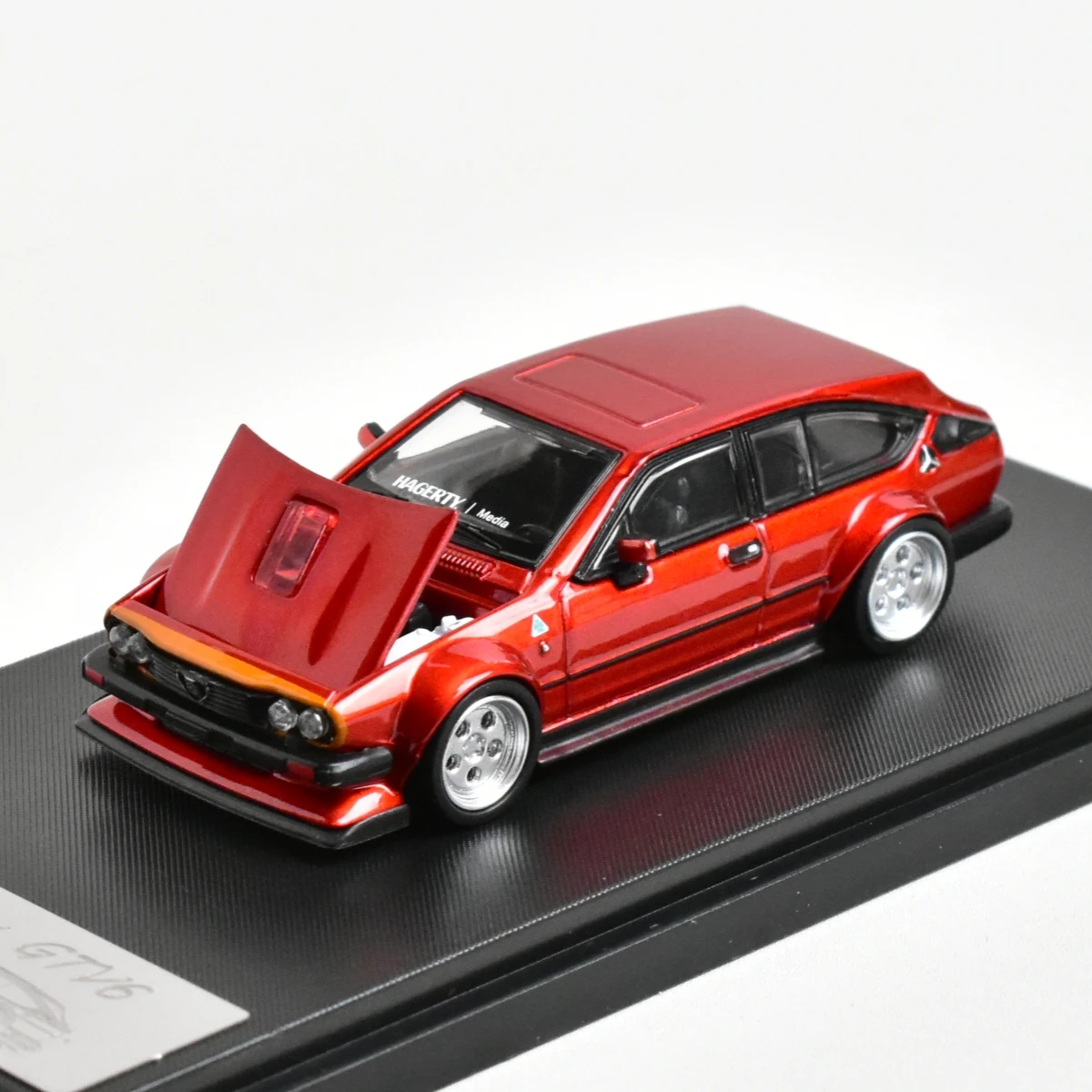 ฿ 1:64 GTV6 รถโมเดลDiecast