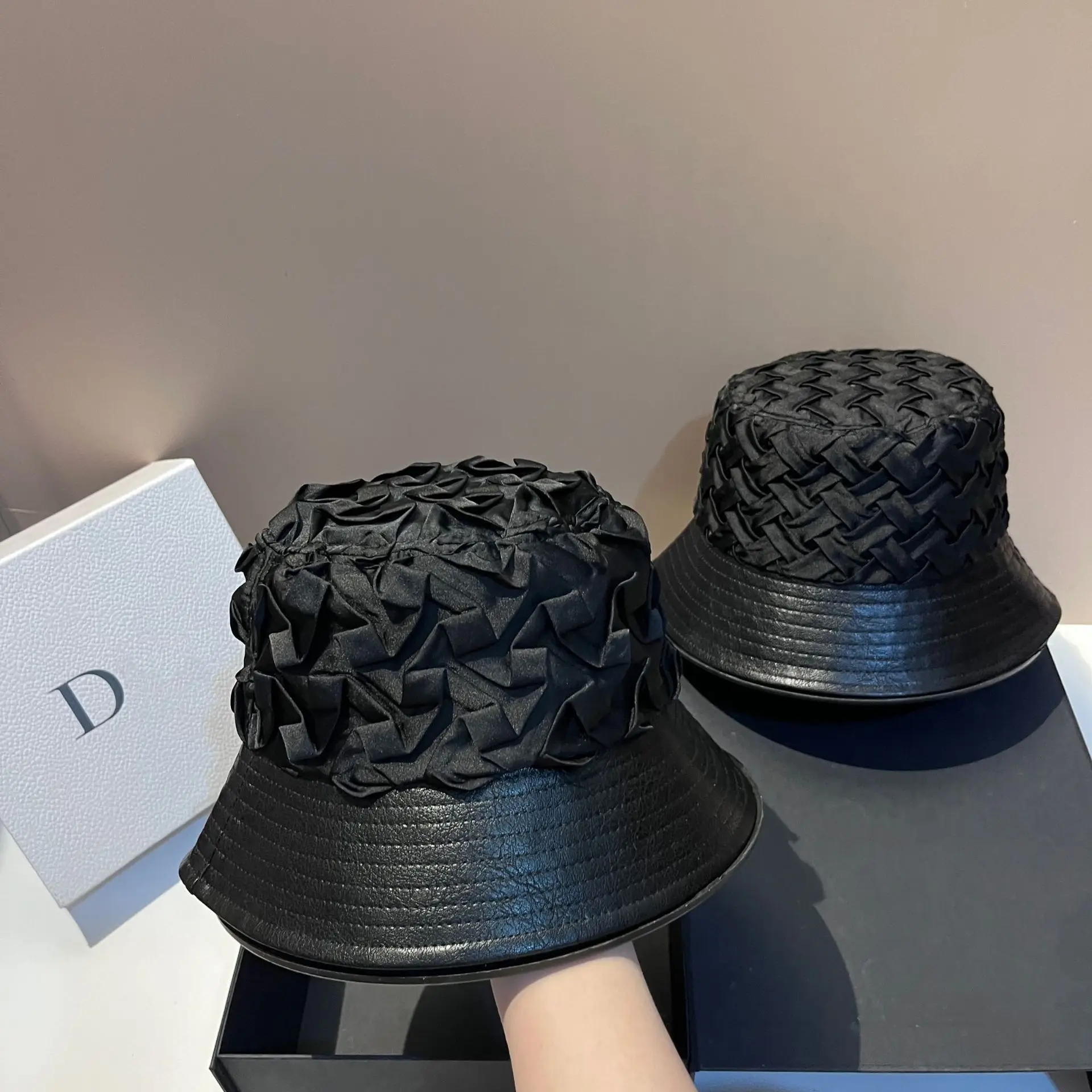 

​​Pebbled Leather Brim Bucket Hat Crinkle Texture Foldable Face Shield Lightweight Travel Essential UPF50+ Sun Hat Women​​