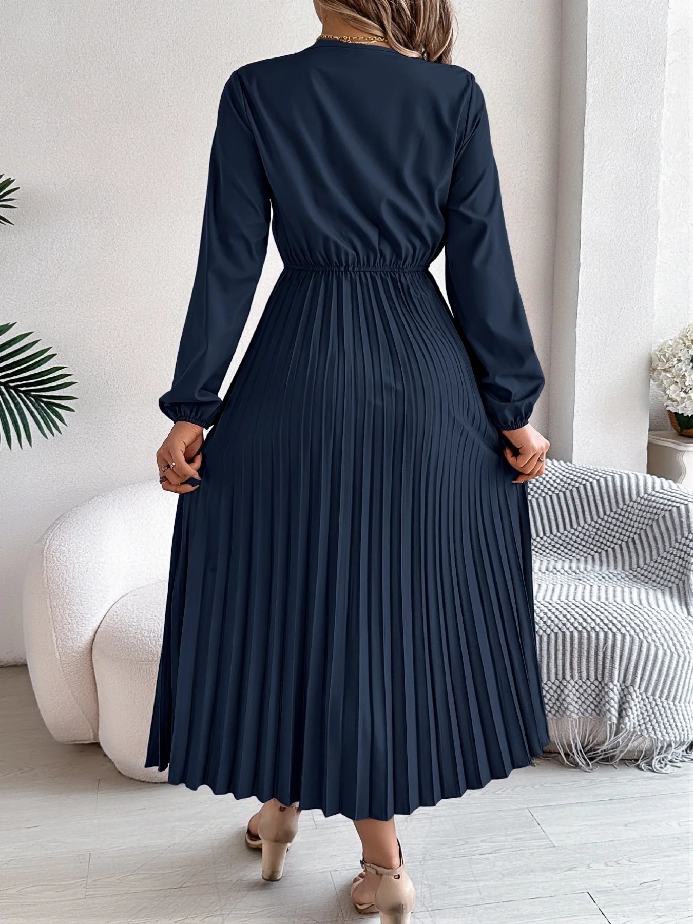Solid V-Neck Lace Trim Pleated Midi Dress Long Sleeve Elegant