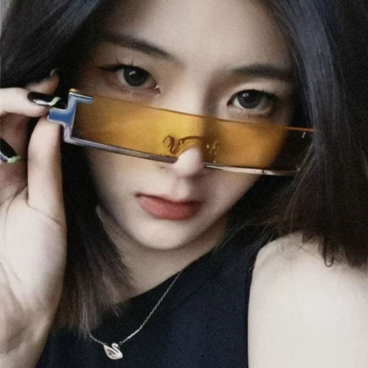 نظارات شمسية معدنية مستطيلة مستقبلية للجنسين بإطار بسيط ومتكامل للرجال والنساء