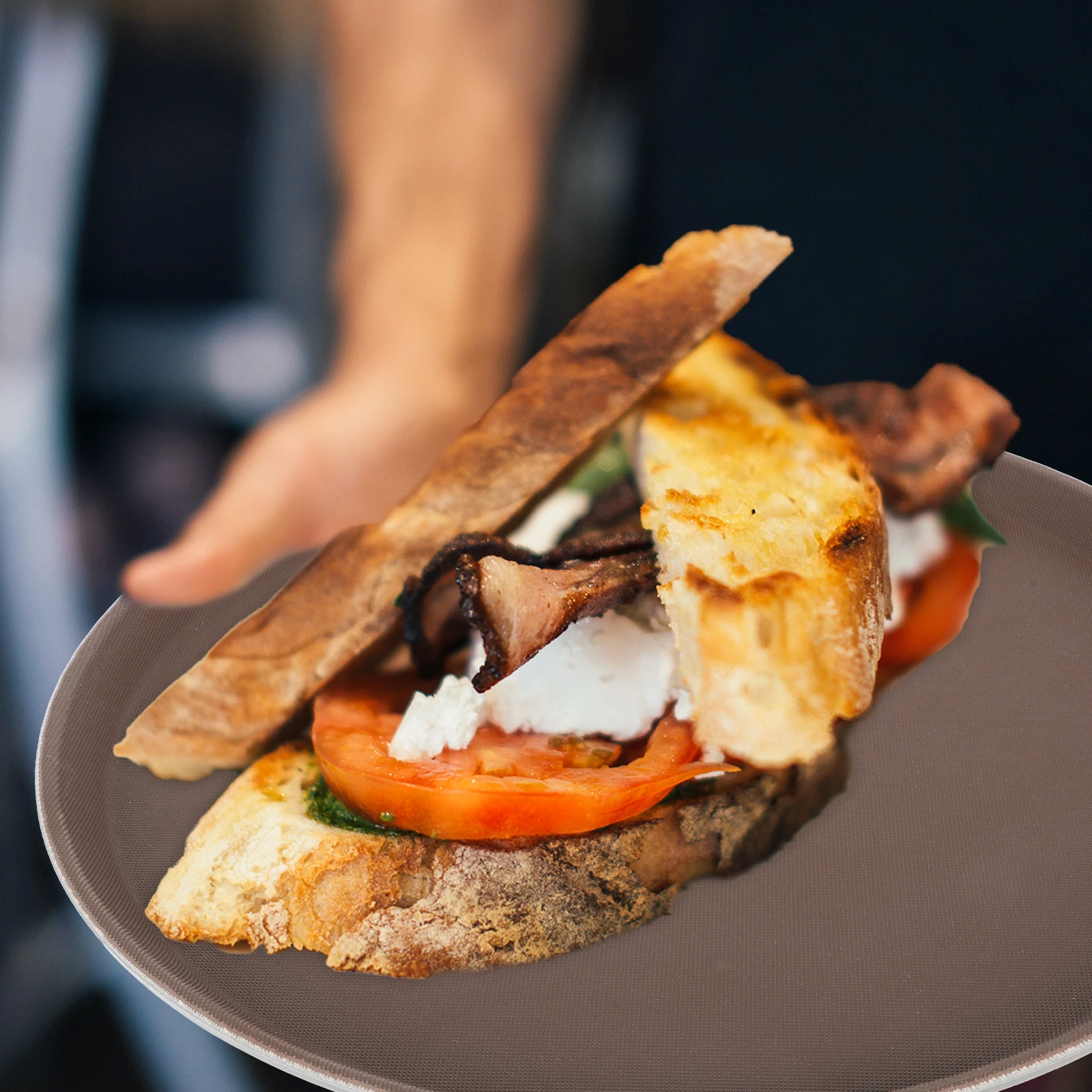 

Round Anti-Skid Food Serving Tray Wear-Resistant Practical Kitchen Helper For Hot Dishes Household Dining Table Decor Storage