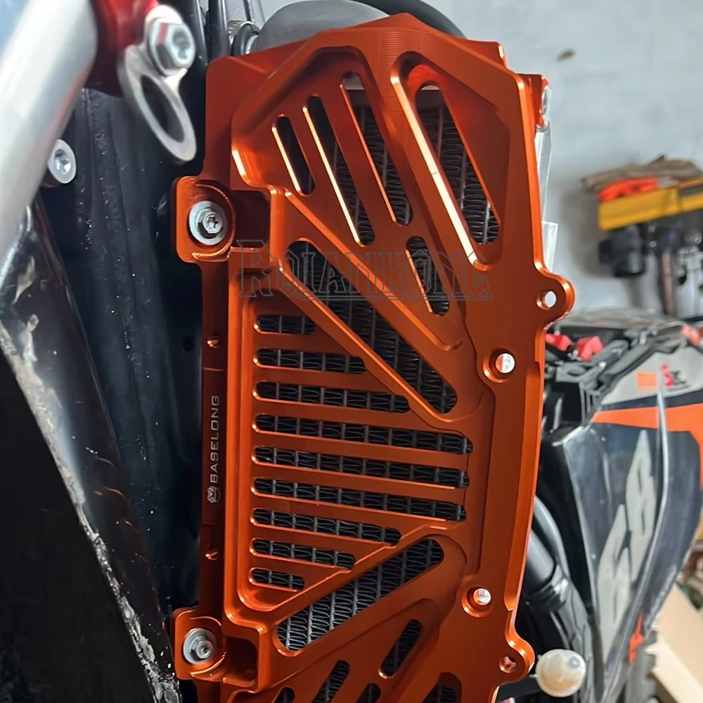 

Radiator Grille Guard For KTM 250 XCF-W 350 XCF-W 450 XCF-W 500 XCF-W 150 XCW 250 XCW 300 XCW 450 XCW 2017-2023 Motocross cover