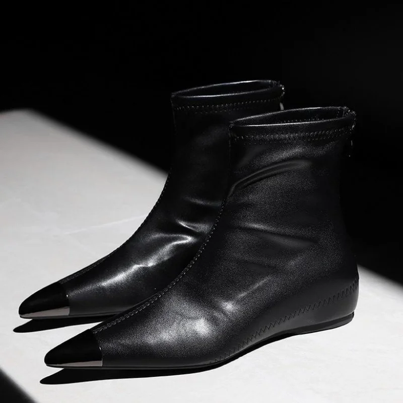 Bottes courtes en cuir noir pour femmes, bottes de rinçage à pointe métallique, bottes compensées modernes pour femmes, mode automne et hiver 2025