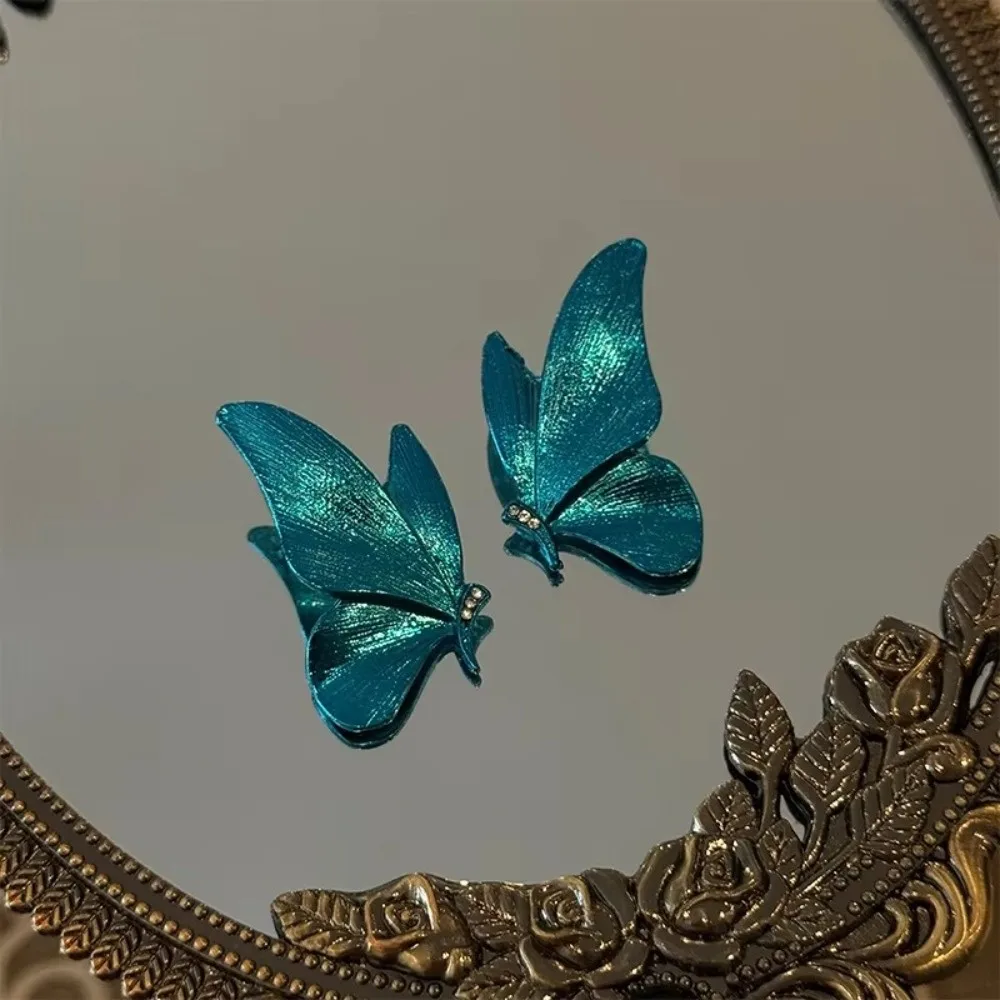 Personality Zircon Butterfly Earrings Sweet Light Luxury Butterfly Stud Delicate Elegant Vintage Earrings Jewelry Gifts