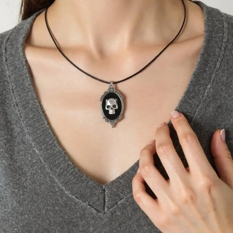 31BF Edgy Skull Necklace Zinc Alloy Crafted Lightweight Chain Comfortable Wear Adjustable Neckchain For Costume Parties