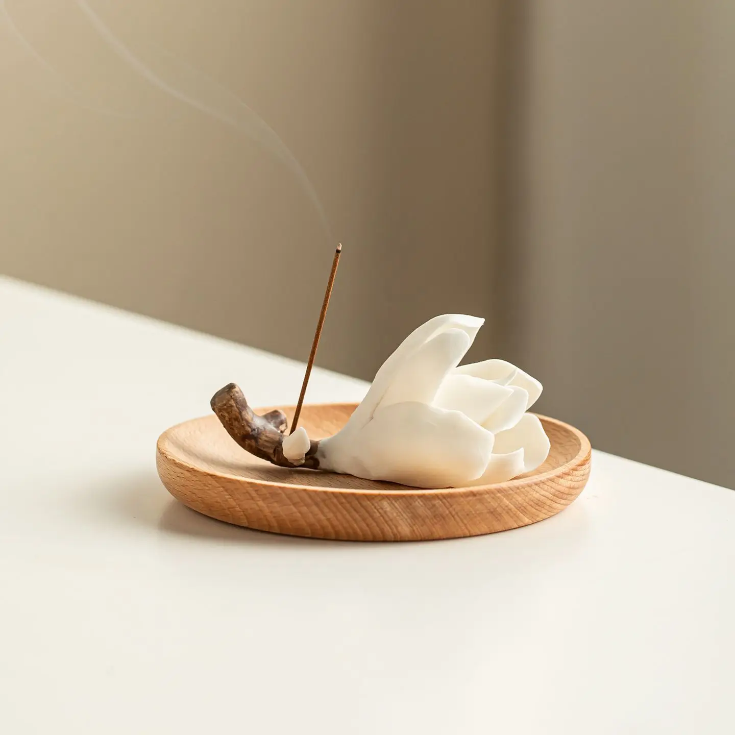 

Ceramic Magnolia Incense Holder White Flower Incense Stick Stand Home Desk Zen Decor Meditation Gift