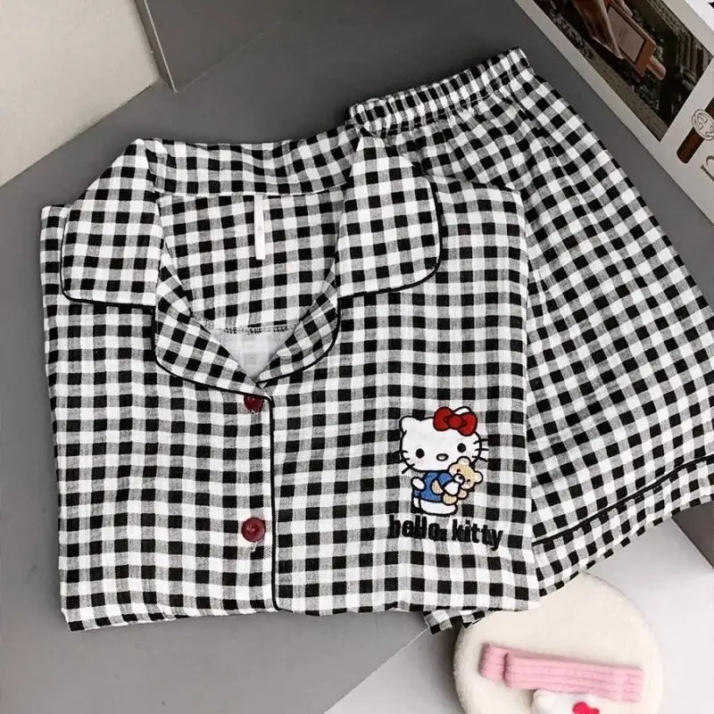 

Комплект пижам из хлопковой марли Sanrio Hello Kitty для женщин: домашняя одежда, милый черный клетчатый летний новый стиль, с коротким рукавом, быстрая доставка
