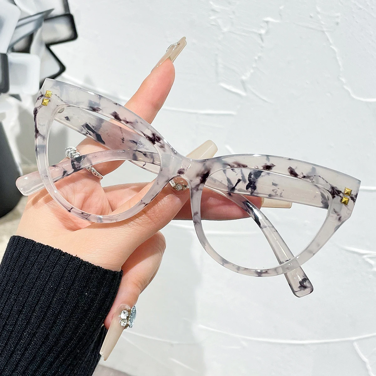 New Retro Cat-Eye Women's Flat Glasses, Simple and Versatile for Daily Protection and Vision Enhancement