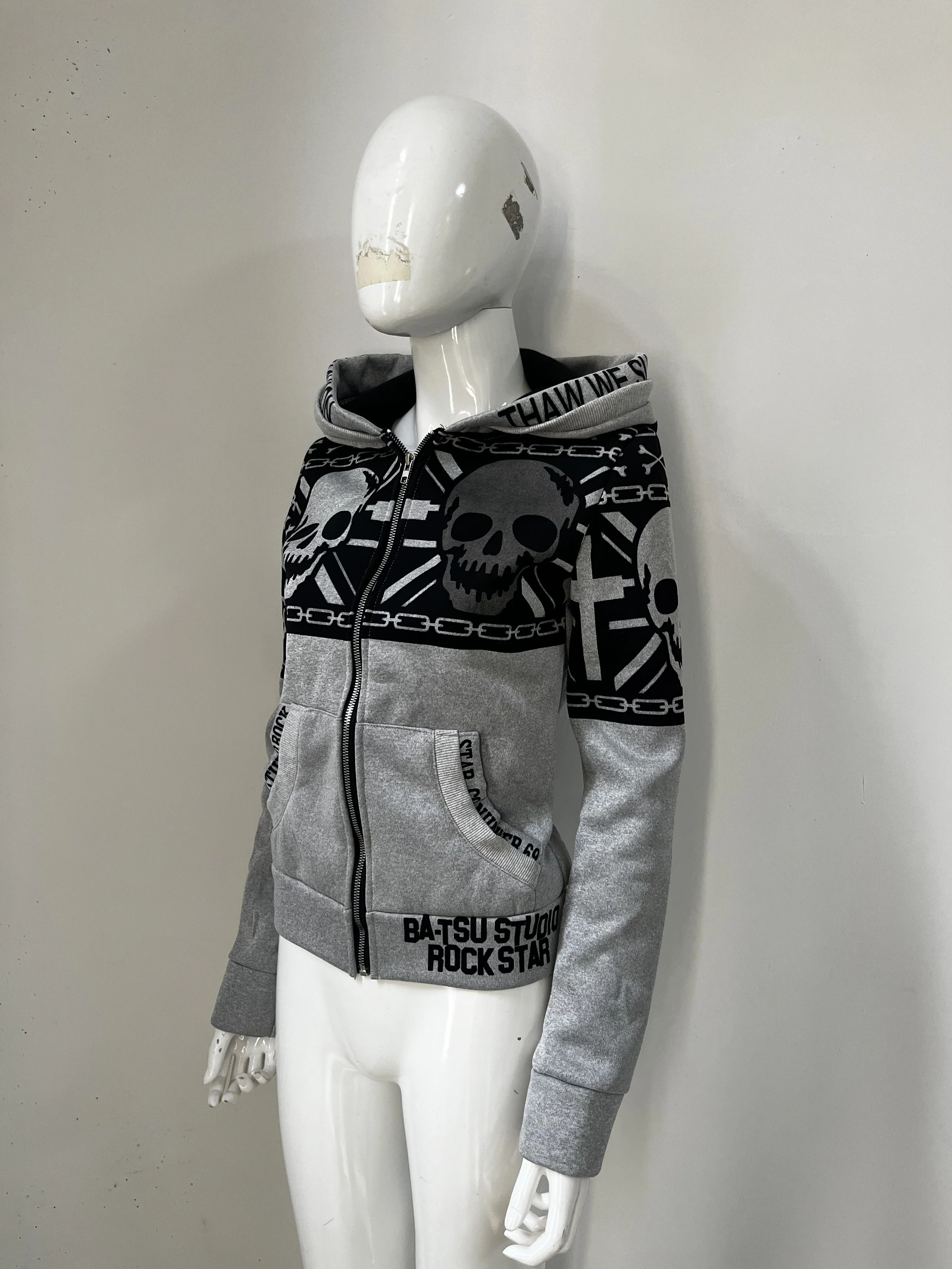 New design for men's and women's winter fashion street trend skull print pocket long sleeved hooded cardigan slim fit hoodie