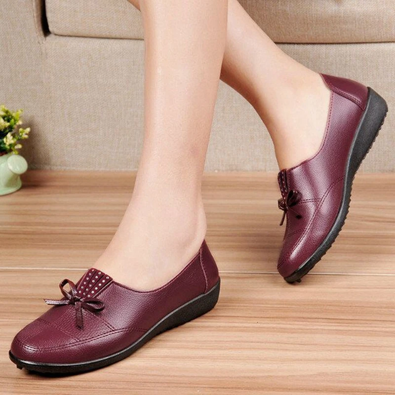 Autumn Women's Shoes Women Leather Casual Flat Shoes Ladies Slip On Comfortable Black Work shoes Mother Shoes free shipping