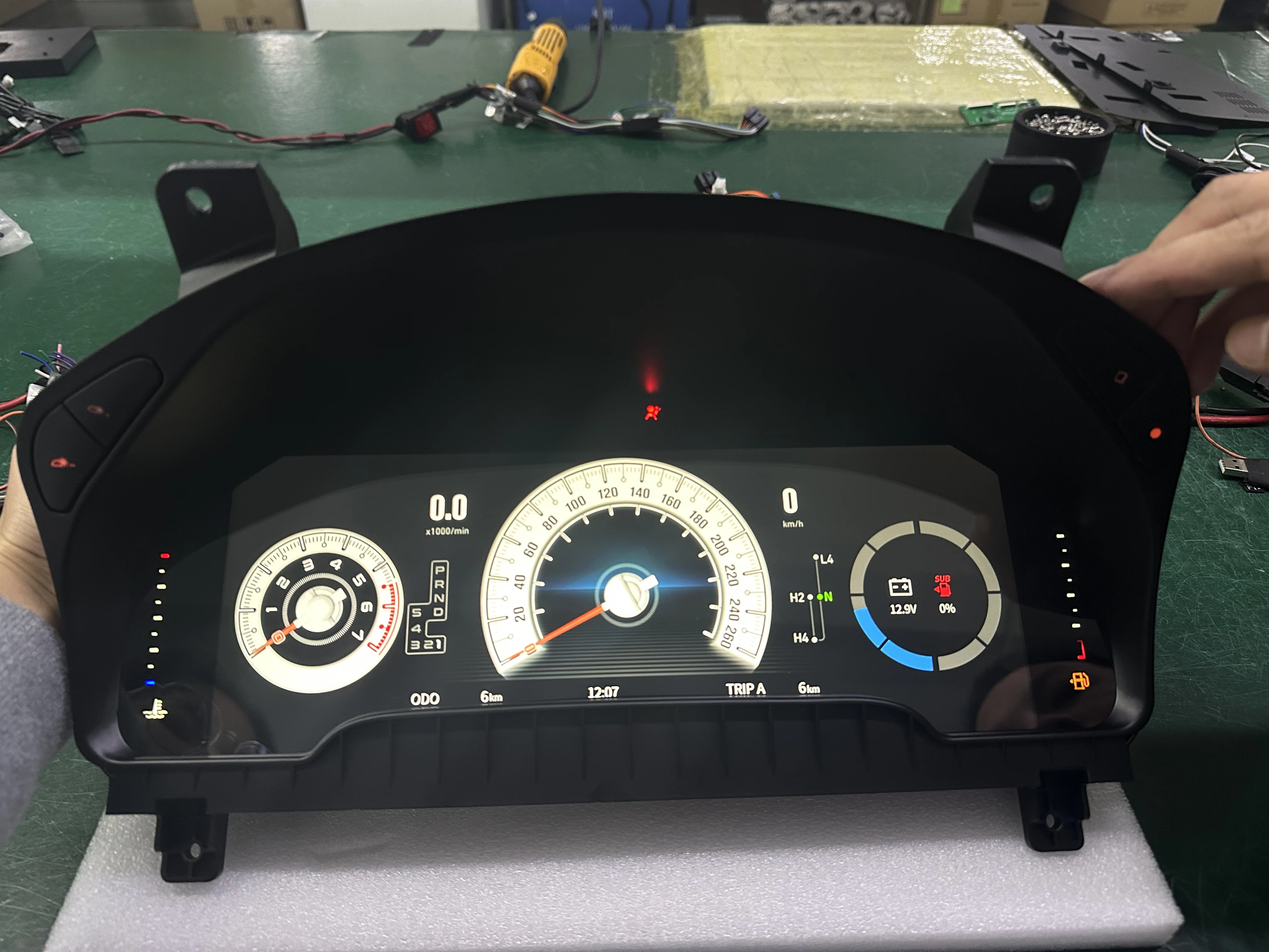 Dasbor Layar Lcd Sistem Linux 12.3 Inci Cluster Digital Pengganti Instrumen Mobil untuk NISSAN PATROL Y61