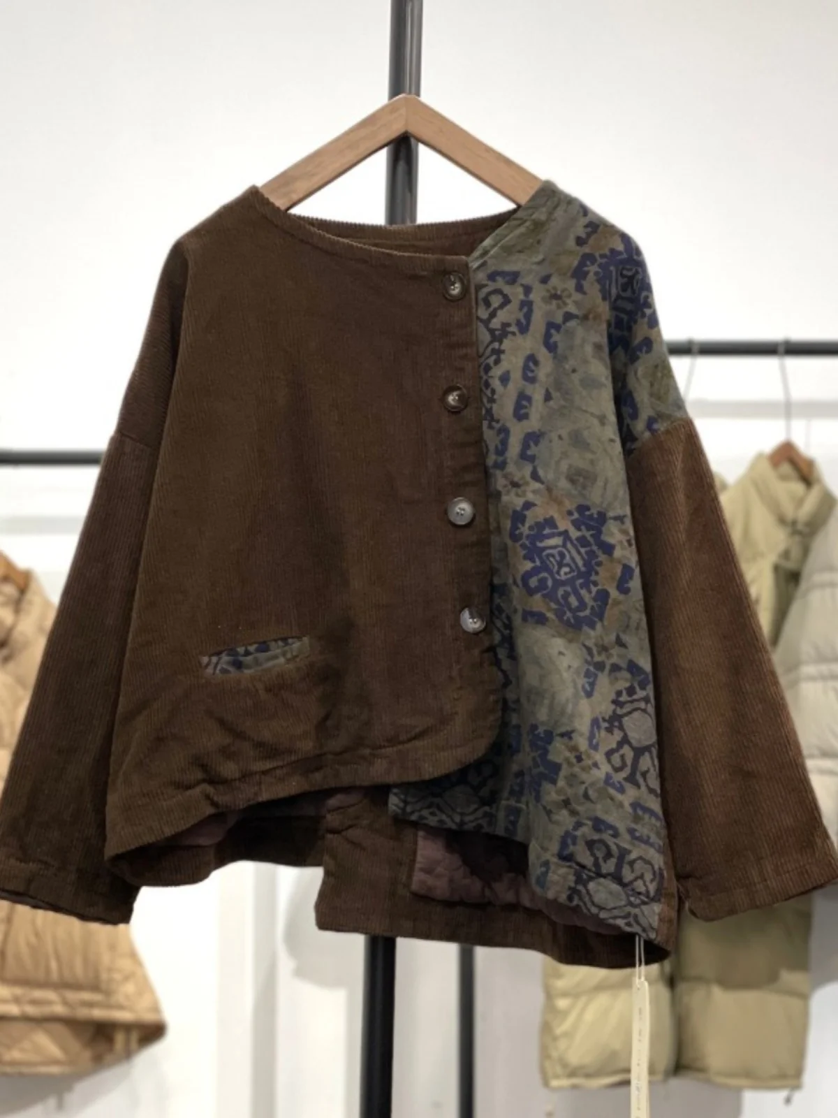 

Retro Print Cotton Jacket Irregular Short Coat for Women Button Closure Long Sleeve Thickened Casual Outerwear