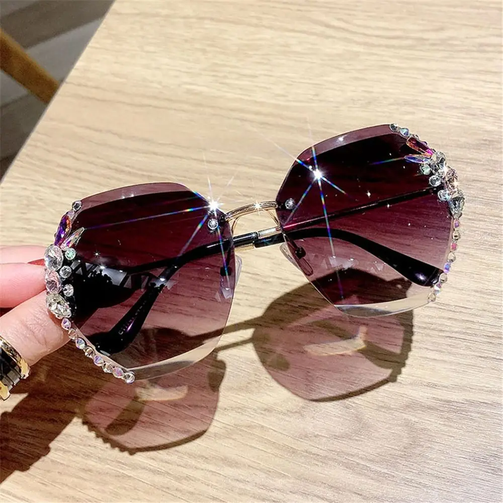 

Luxury UV Protection Rimless Rhinestone Sunglasses Beach/Travel/Streetwear Shiny Gradient Shades Frameless Eyewear for Women