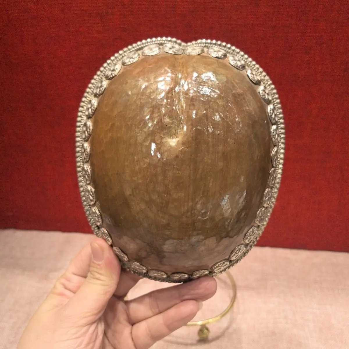 Hand‑Carved Tibetan Ritual Offering Bowl Wine Dispenser Skull Pattern Altar Vessel Buddhist Buddhist Worship Decor