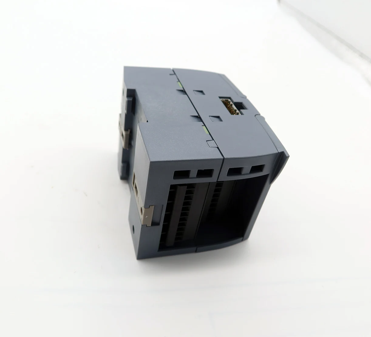 New and Original 6ES7223-1BL32-0XB0 Digital Input Module