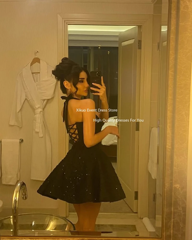 Xikuo Gaun Malam Hitam Pendek Sweetheart Gaun Pesta Satin Punggung Terbuka Halter Seksi De Soirée Jubah Berpayet Gemerlapan Disesuaikan