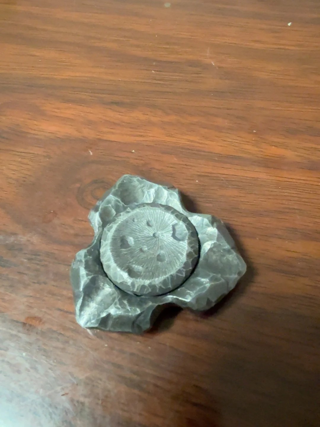 Used YHedc Wuying Valkyrie Stainless Steel Moon Surface Stone Pattern Carving Gyro
