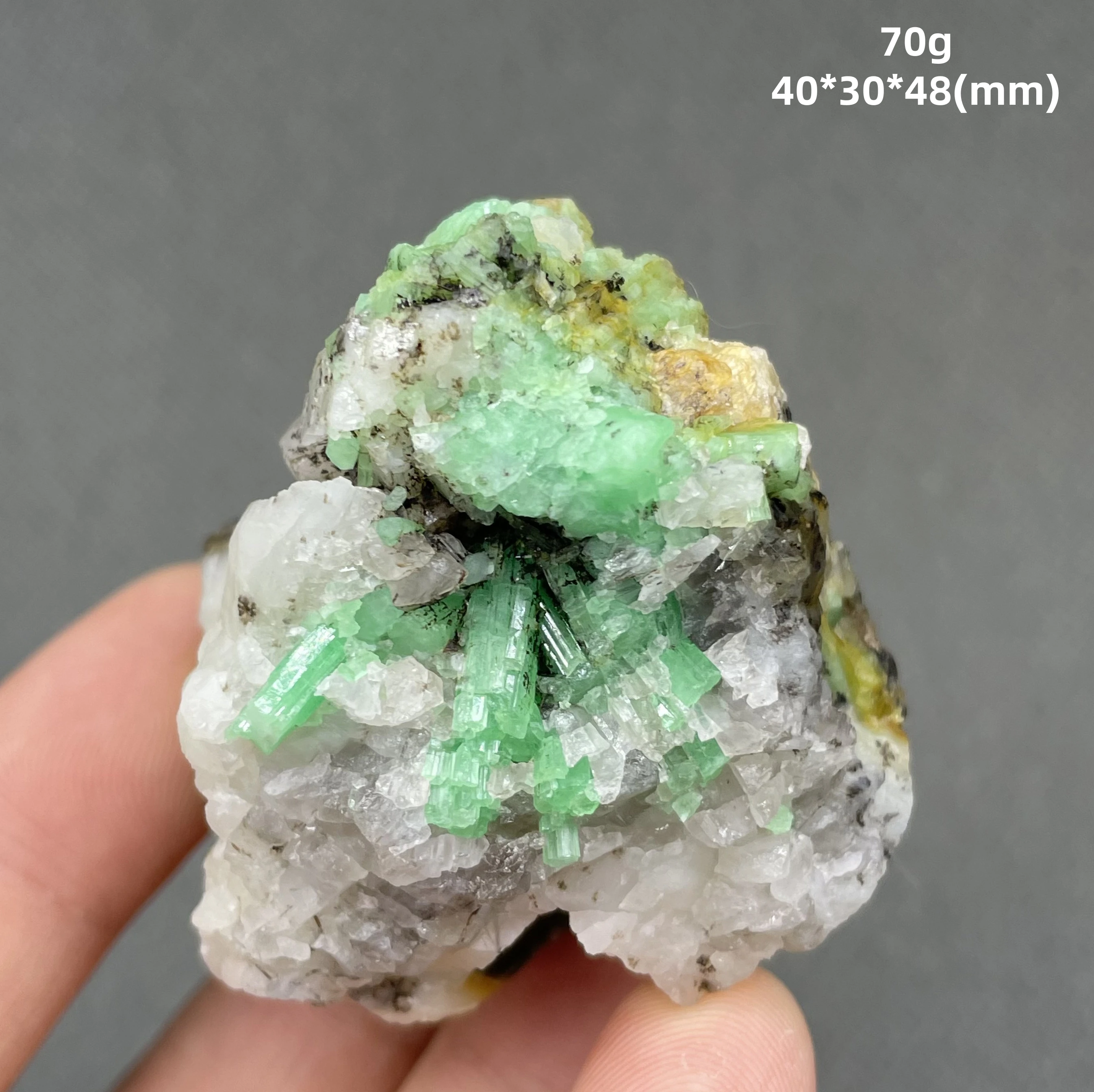 

Natural emerald mineral crystal specimen healing quartz from China (crystals and stones Quartz crystal stones )