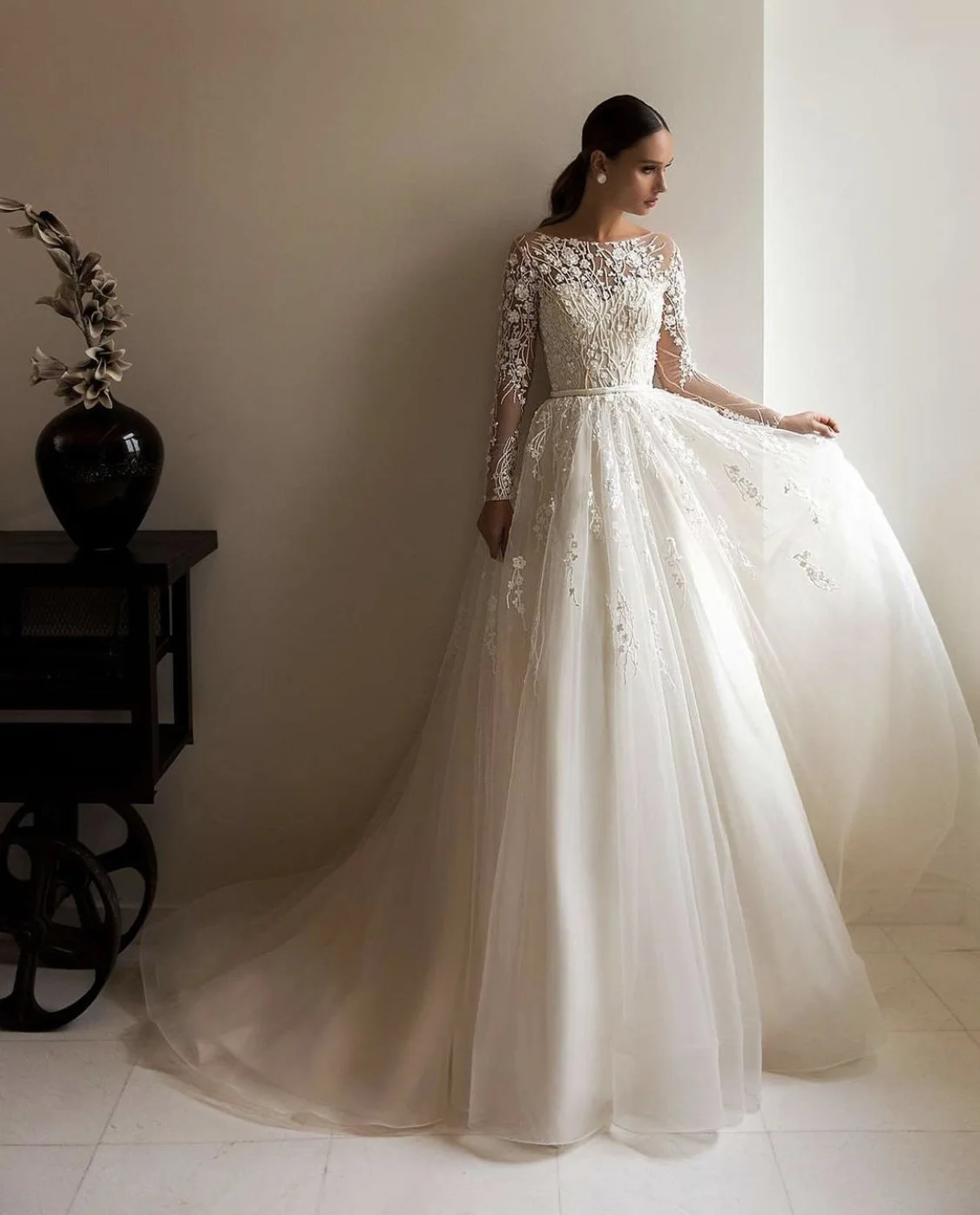 Vestido De Novia elegante con botones y cuello redondo, traje con apliques de tren De barrido, línea A, 2024