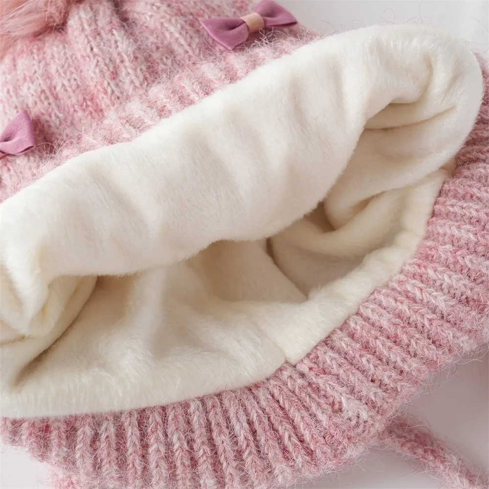 لطيف Pompom الانحناء الأطفال الشتاء قبعة رشاقته آذان حماية الاطفال بونيه قبعة الصوف مبطن آذان حماية قبعة الشتاء