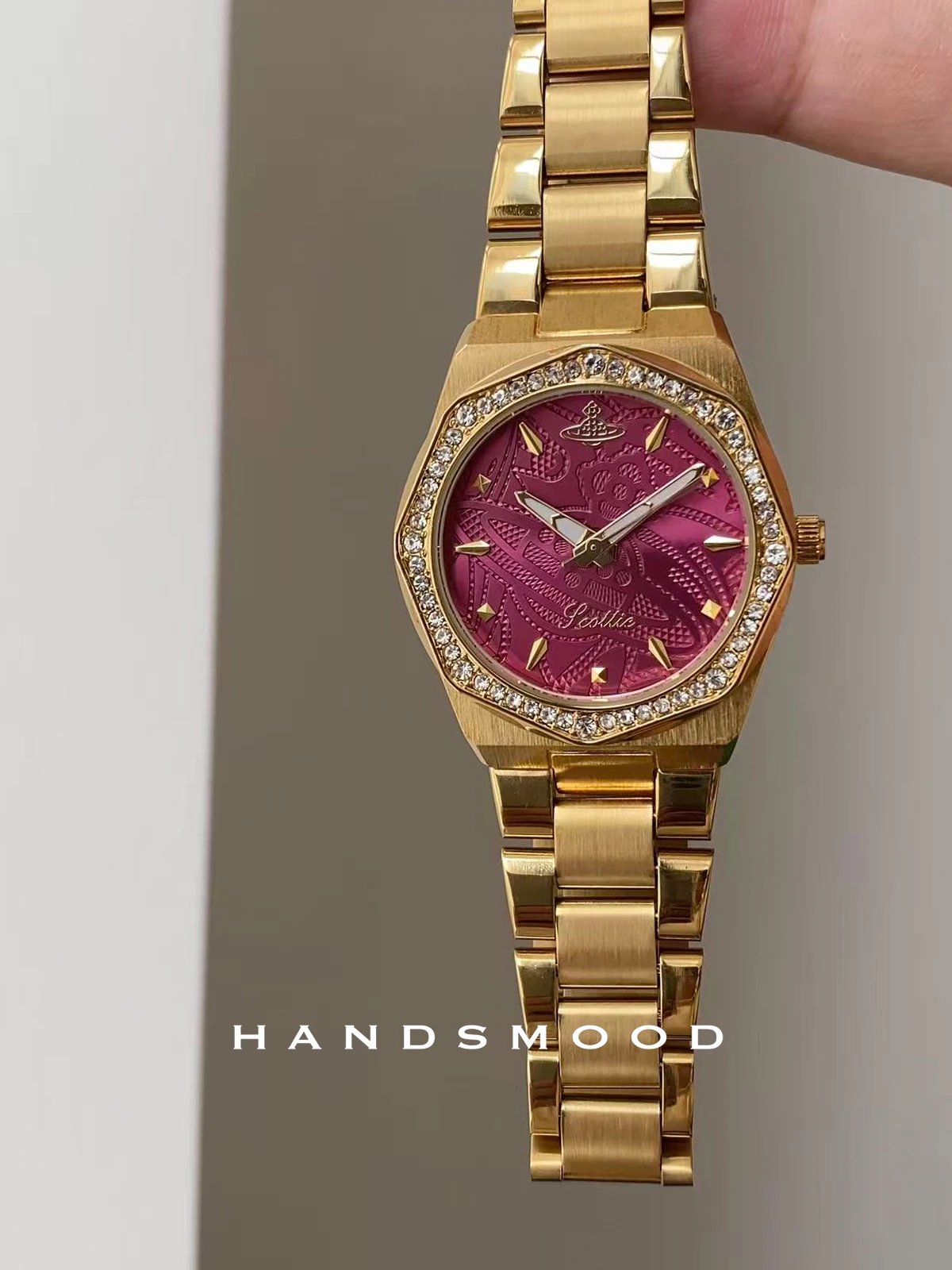 ساعة سلسلة نسائية جديدة ذات قرص كبير وأنيقة ومتطورة؛ ساعة يد فريدة وعصرية للنساء؛ هدية مثالية. #3