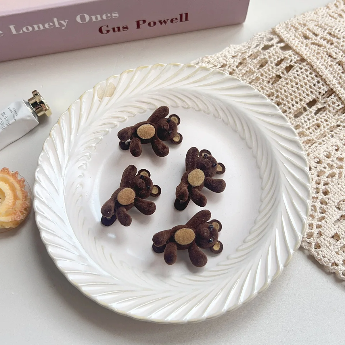 

Очаровательные кофейные плюшевые заколки для волос с медведем для девочек, модные осенне-зимние заколки для волос, новые аксессуары для волос с героями мультфильмов для школьного использования