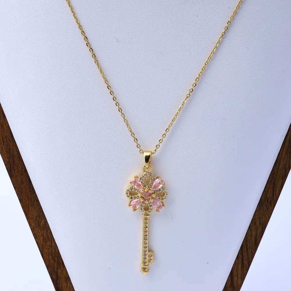 Bellissimo set regalo con collana: centinaia di piccoli ciondoli che tengono colore, abbinamento perfetto per Douyin alla moda e Internet Cele