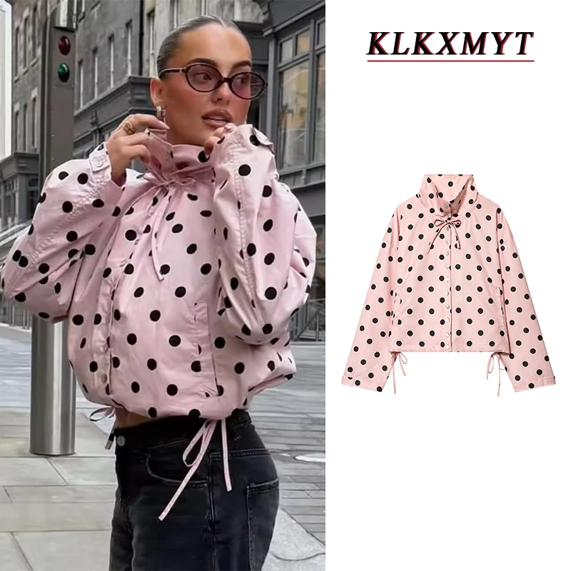 

Модные женские пальто и куртки 2026 года: розовые, в горошек, на шнуровке, с длинными рукавами, свободного кроя, в стиле High Street