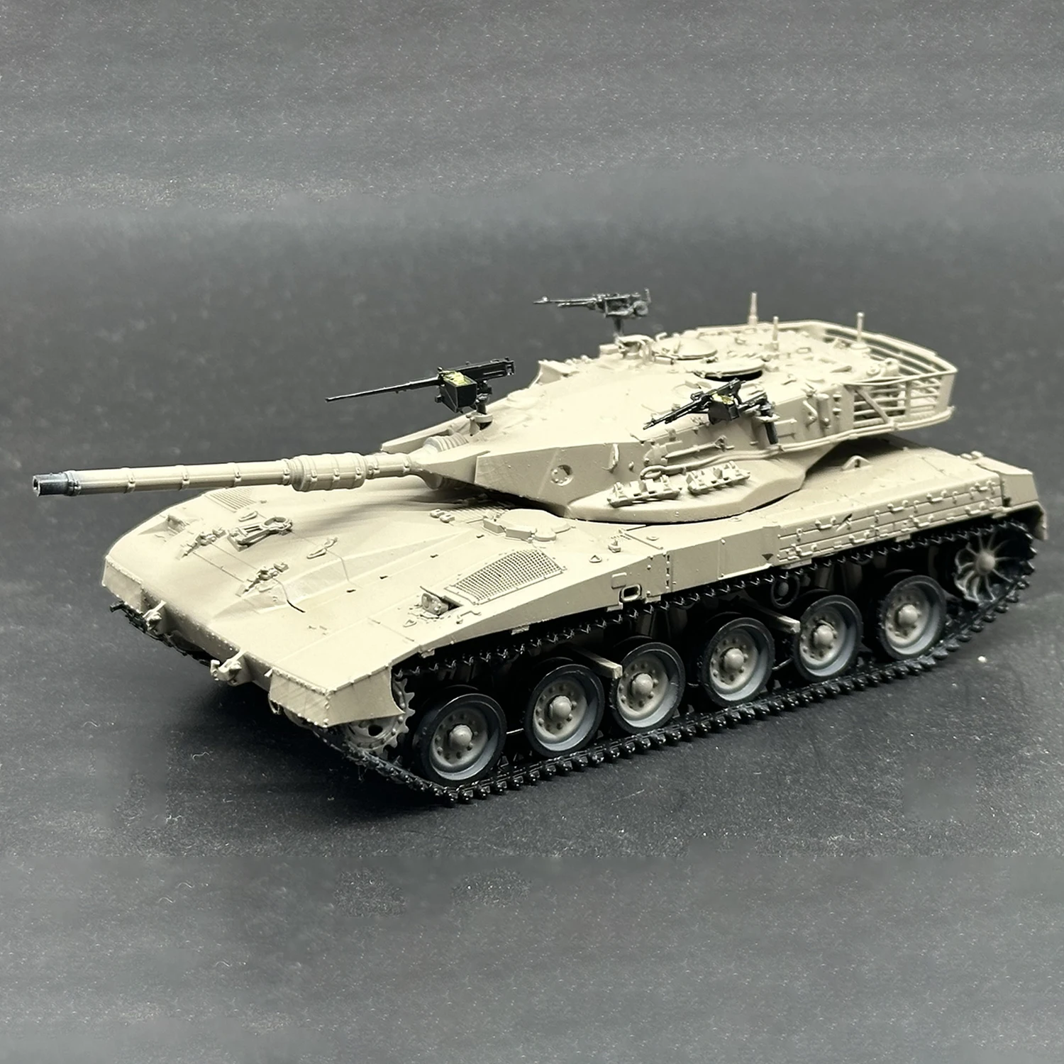 

Модель военного танка Merkava 1:72, резиновый основной боевой танк, модель колесика, классический боевой трек, подарок для взрослых, игрушка, статический дисплей