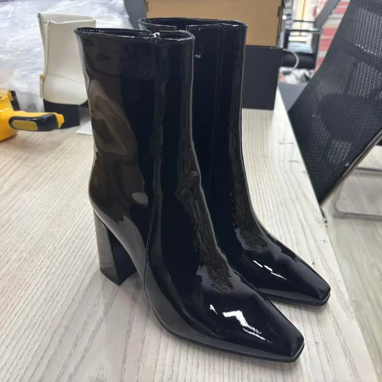 

Patent Leather Fabric Pointed Toe Thick Heel High Heel Zipper Style Knight Boots Fashion Versatile Women's Short Boots Comfort