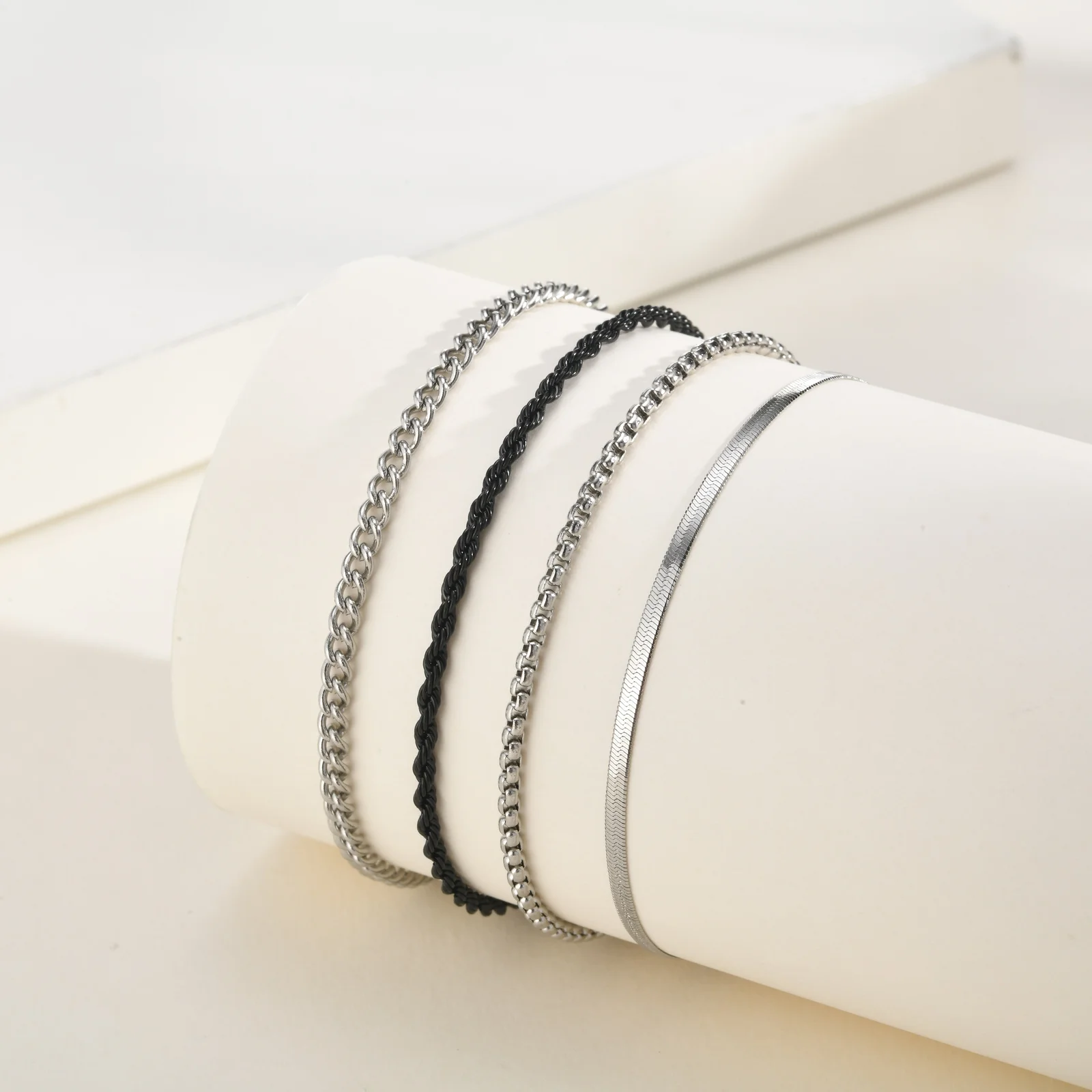 4-teiliges Set Verstellbare Edelstahl-Kettenarmbänder für Männer, Einfache Punk Silberfarbene Kubanische Armbänder, Hip-Hop Schmuck Geschenk – Detail 1