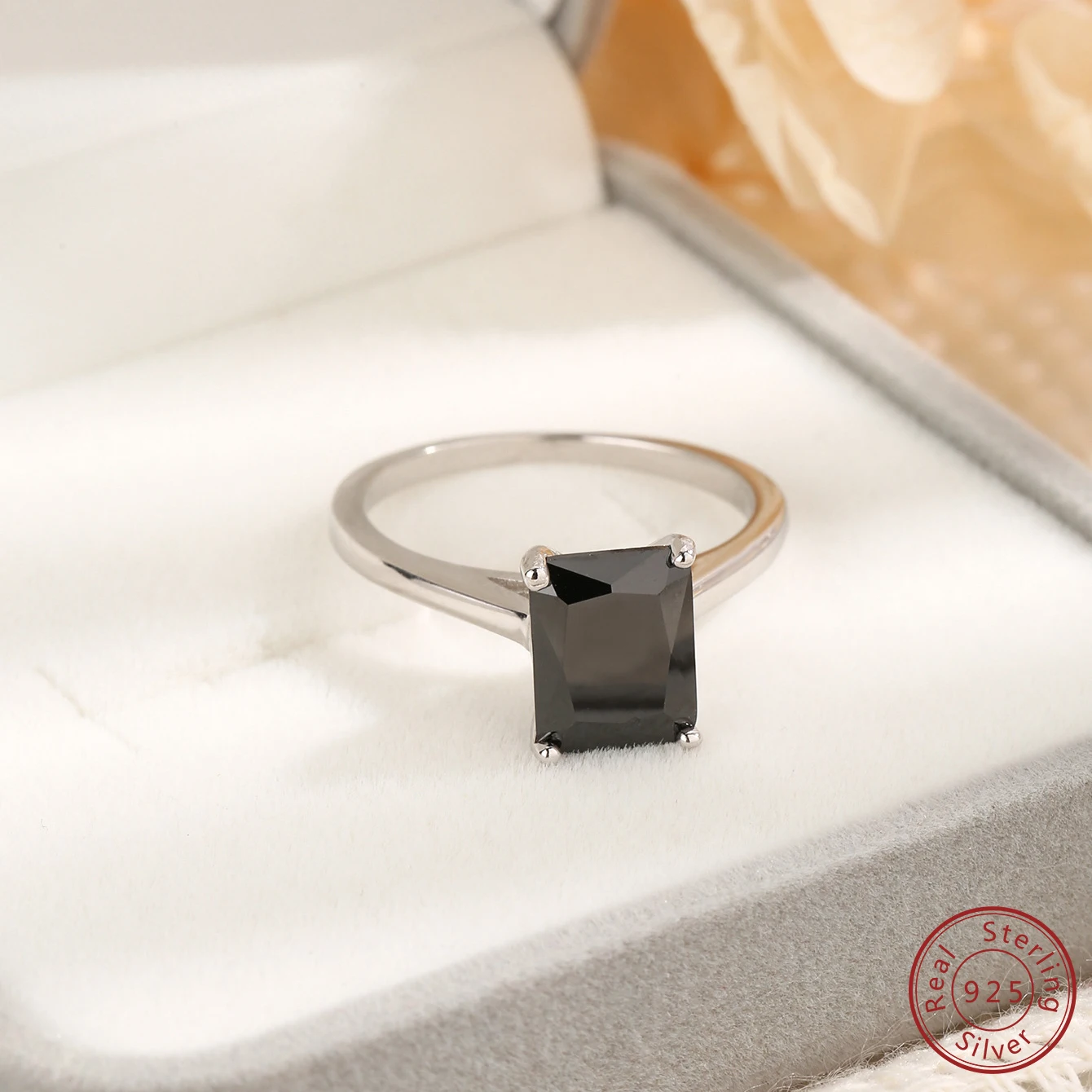 

2024 European and American New popular 100% 925 Sterling Silver Square Ring High Quality Light Luxury Fashion Women's Ring