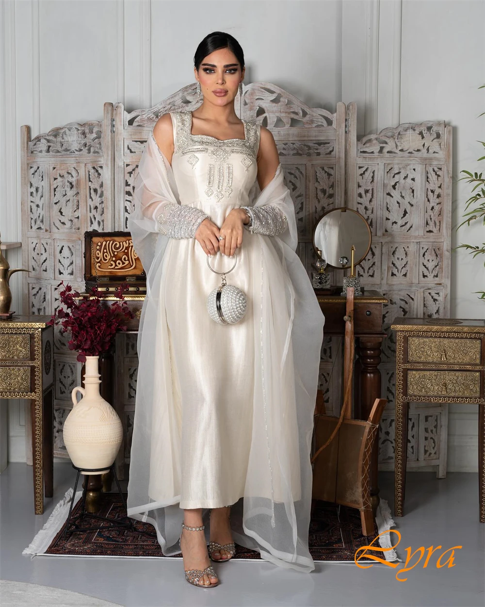 تخصيص ساحة طوق الساتان ألف خط مساء اللباس رائعة كريستال شال فساتين حفلة موسيقية عالية الجودة فساتين المناسبات الخاصة