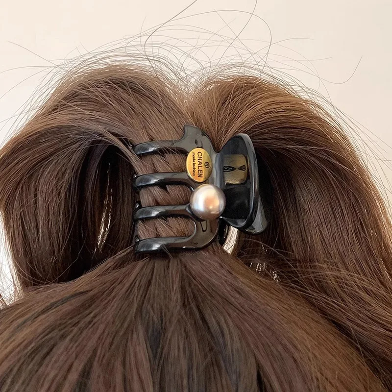 Temperament High Ponytail Artifact Acrylic Pearl Ponytail Holder Women Girls Back of The Head Fashion Versatile Shark Clip New