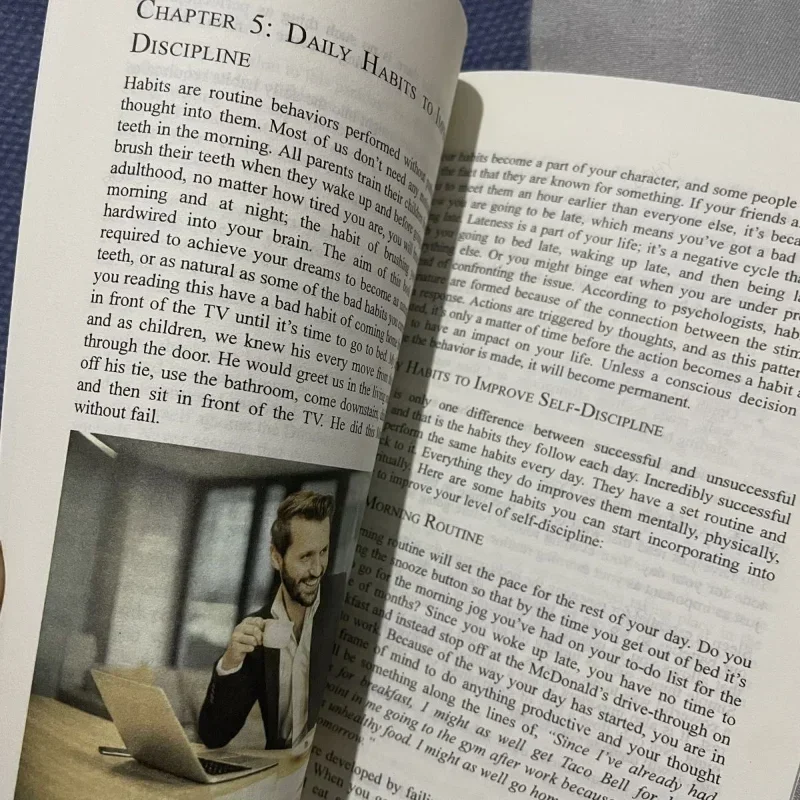 O Poder da Disciplina: Como usar o autopole e a resistência mental para atingir seus objetivos por Daniel Walter English Brochure