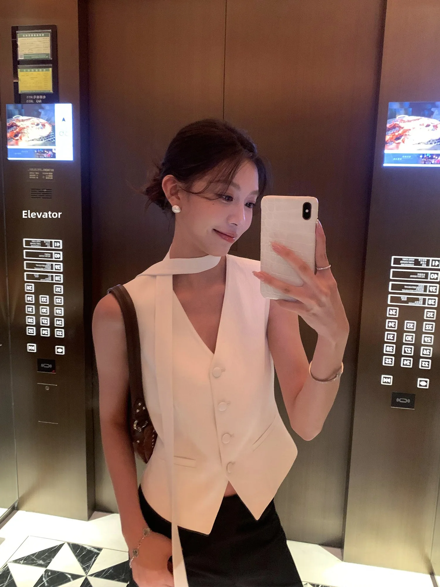 

Pusumede Women's V-ne Sa Vest Lightweight Oxygen Relaxing Svel Top Outerwear Polyester Fabric Regular Thin