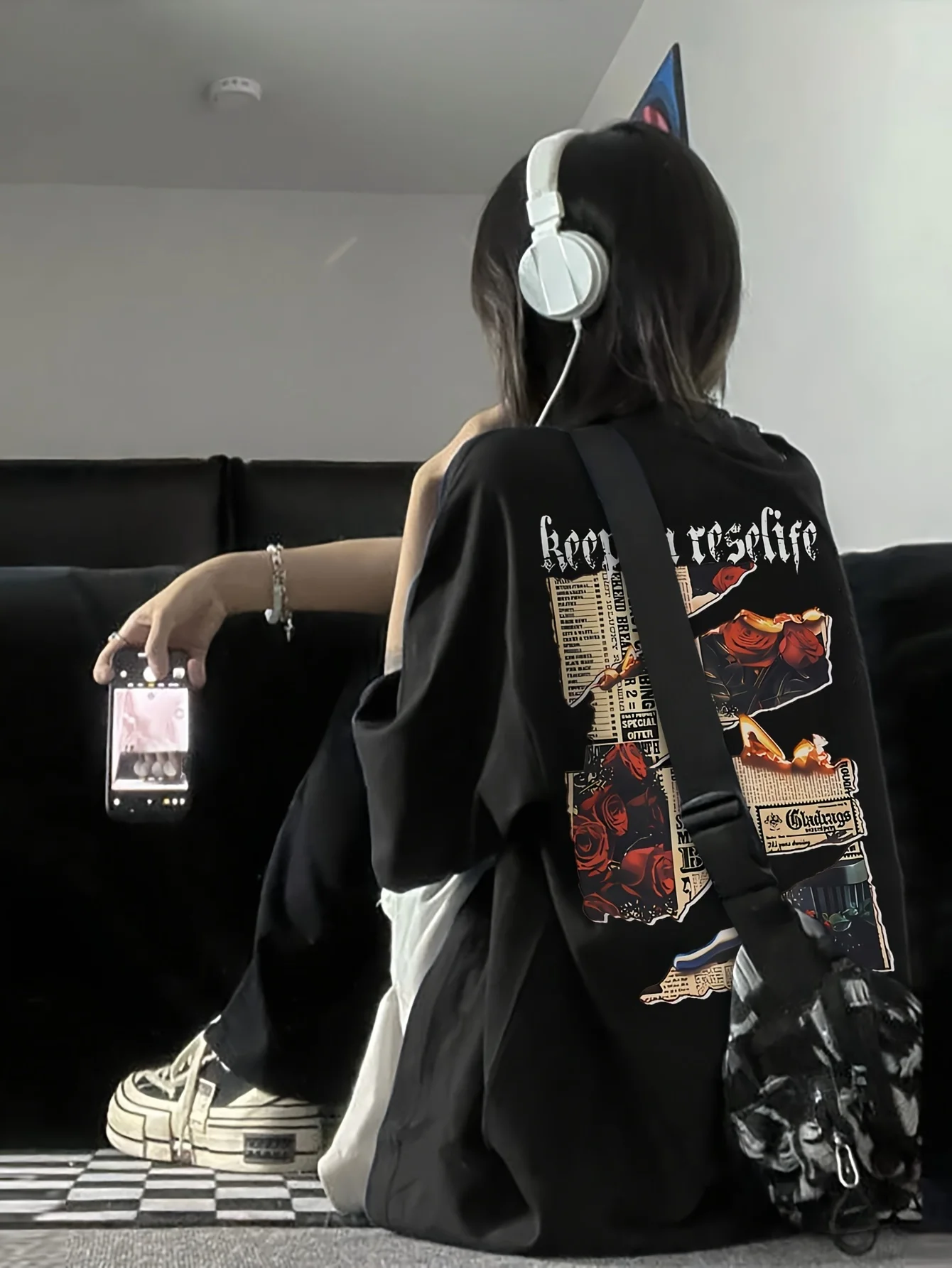 Korean Fashion Women T-shirt Old Newspaper Printed 100% Cotton Tee Shirt Summer O-Neck Loose Tops Street Casual Female Clothes