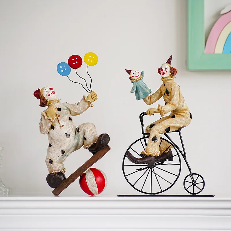 

Vintage Circus Clown Resin Figurine‌ - Cute Handmade Decor for Home & Showroom