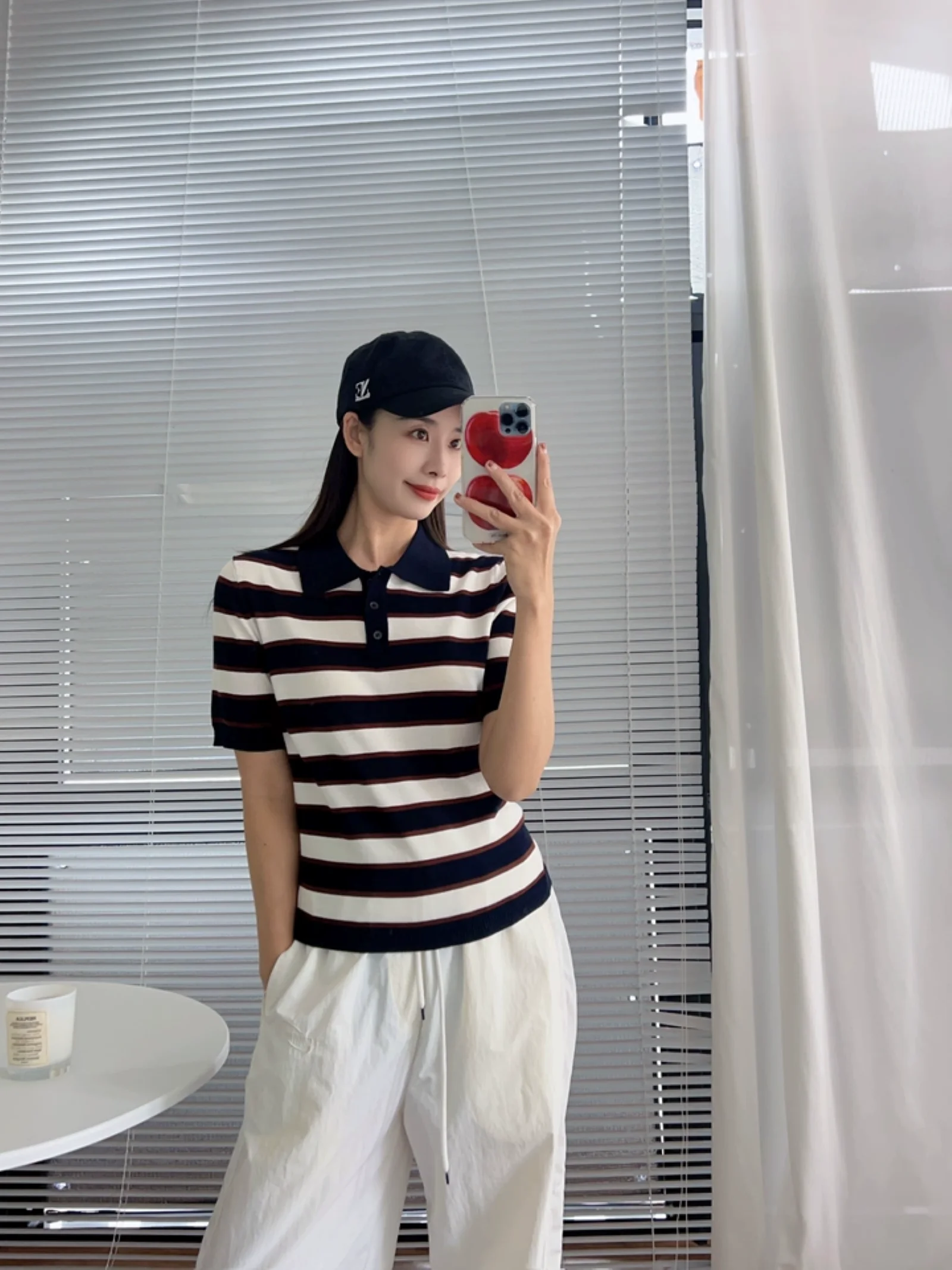 

Ethereal costume 2026 MD YAZHIMEI spring new style of Temperament commuter cut-out Polo neck short-sleeved knitwear for women