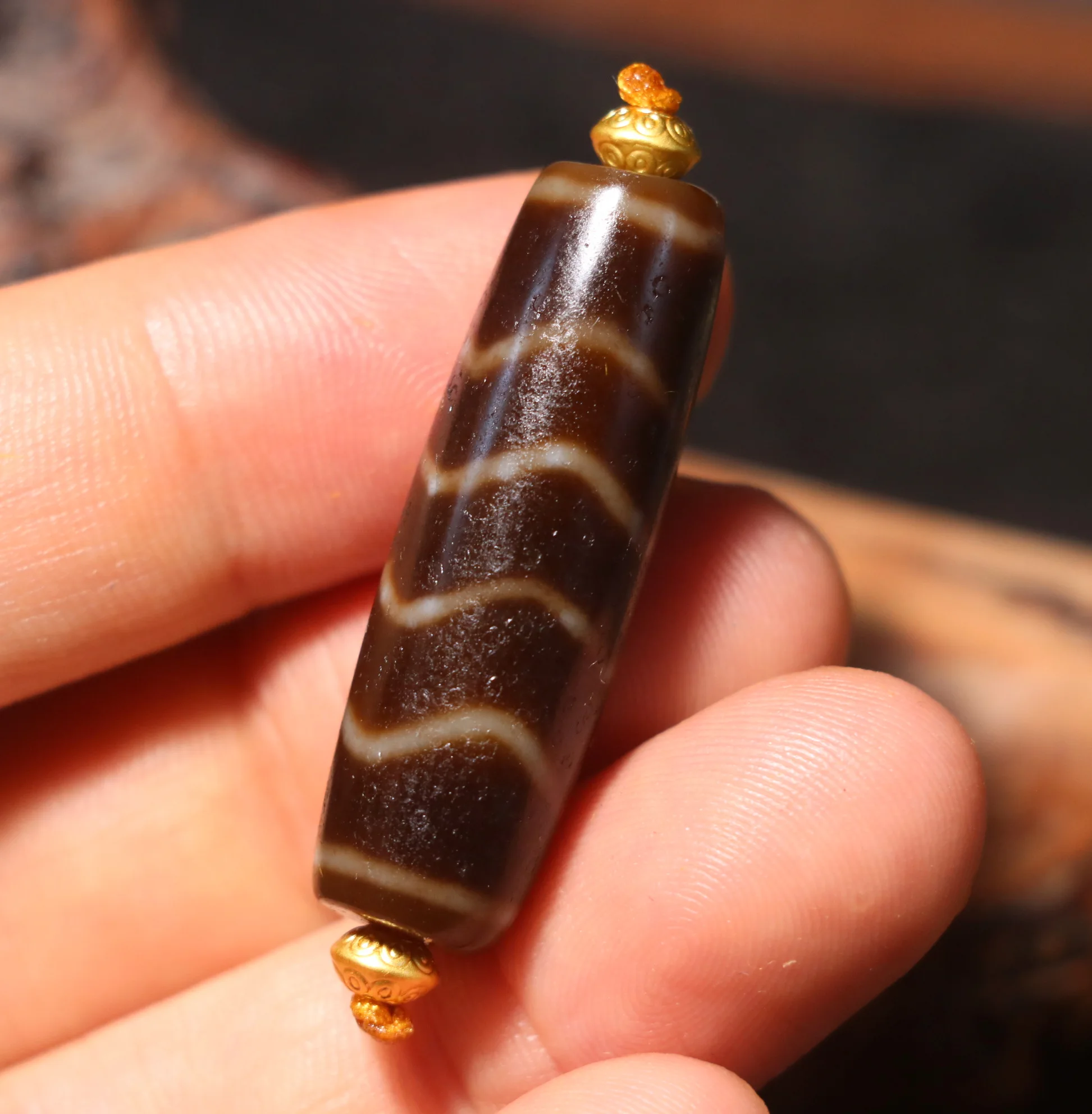 

Treasure Magic Energy Tibetan old Agate 4 Layer Water Wave Symbol dZi Bead Totem Fit For Making Bracelet Lkbrother UPD221211A12