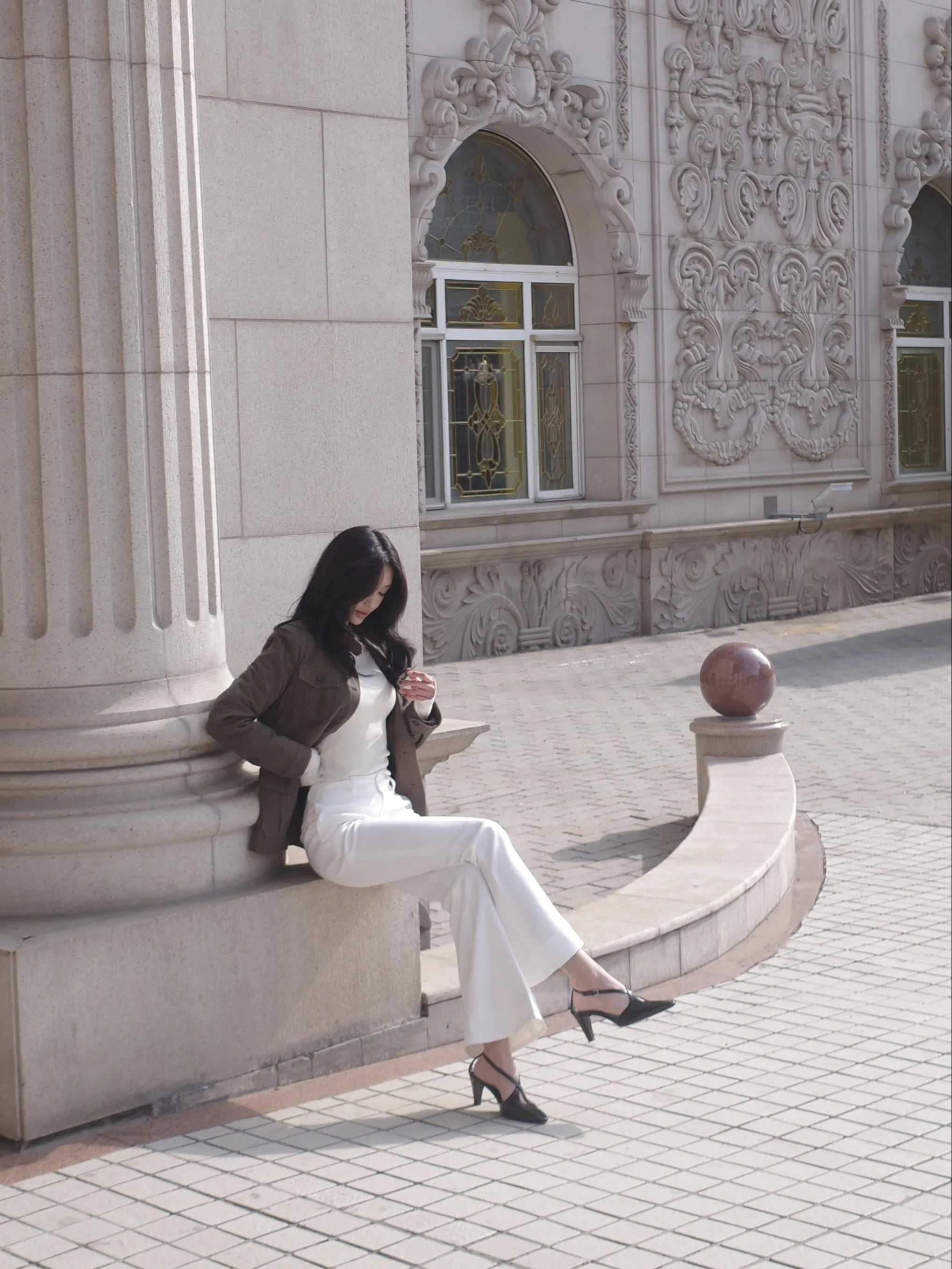 

Брюки женские с высокой талией, белые, плиссированные, слегка расклешенные, для делового стиля, длинные, для зимнего сезона