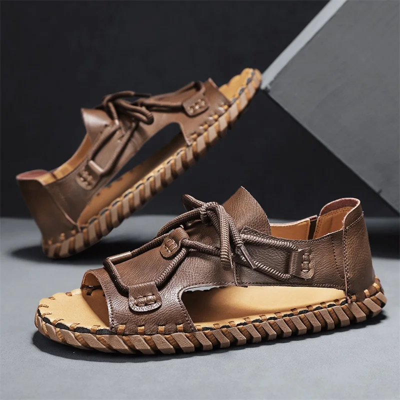 2024 Zomer Heren Casual Sandalen Mode Ronde Neus Strand Man Sandalen Comfort Zachte Onderkant Pu Lederen Microfiber Handgemaakte Stiksels