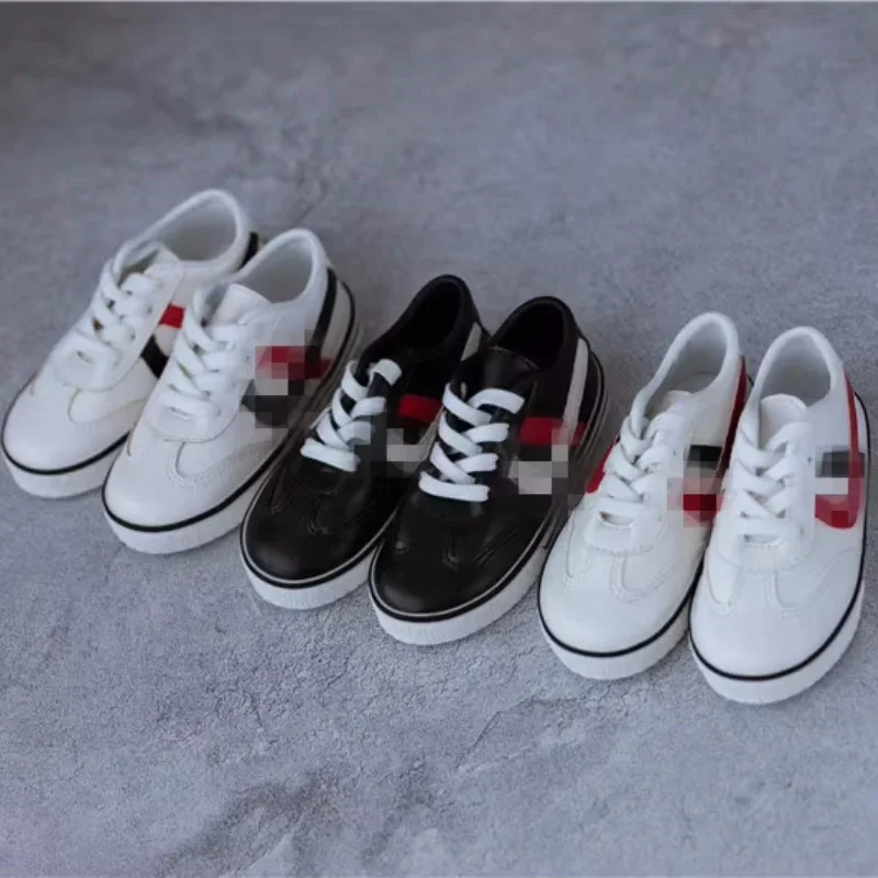 BJD/SD Scarpe da bambola Ragazzi Bianco Nero Bello Casual Scarpe da ginnastica sportive da tavolo 1/4 1/3 Mini stivali con suola piatta Regali Accessori per bambole